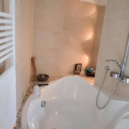 Allerheiligenstrasse Apartment *